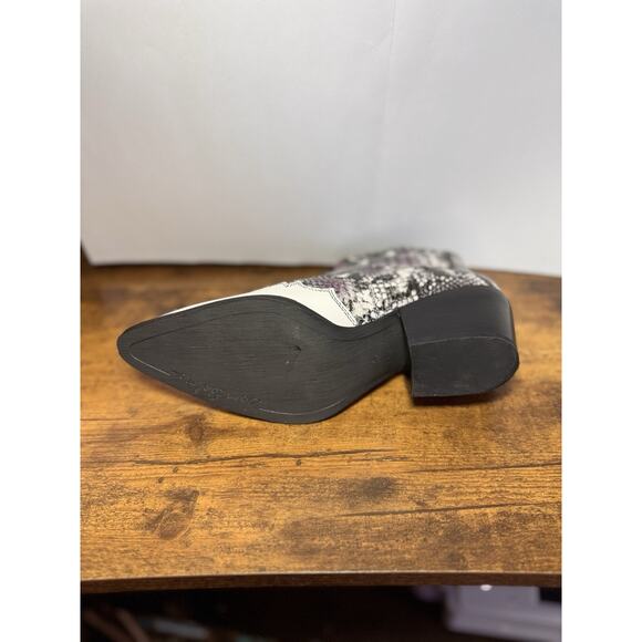 Sam Edelman Winona Bootie In Berry/White Snake Print Women’s Size 7.5 - Picture 2 of 12